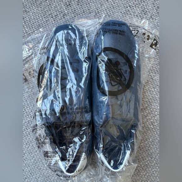 BNWT Michael Kors Susie Leather Sneakers – Women’s 8.5 - Picture 13 of 16